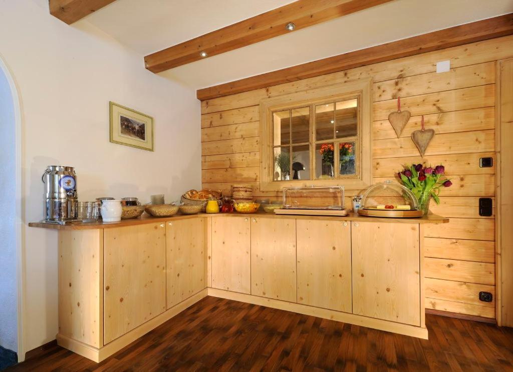 Zürs Haus Kueng Bed & Breakfast エクステリア 写真