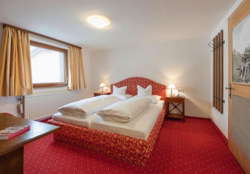 Zürs Haus Kueng Bed & Breakfast エクステリア 写真