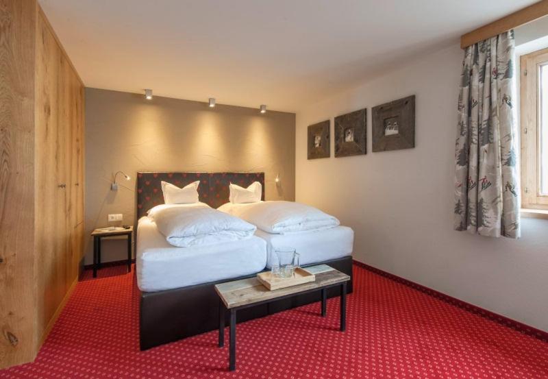 Zürs Haus Kueng Bed & Breakfast エクステリア 写真